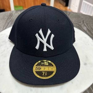 NEW - NY New Era Low Profile 59fifty - Size 7 3/8